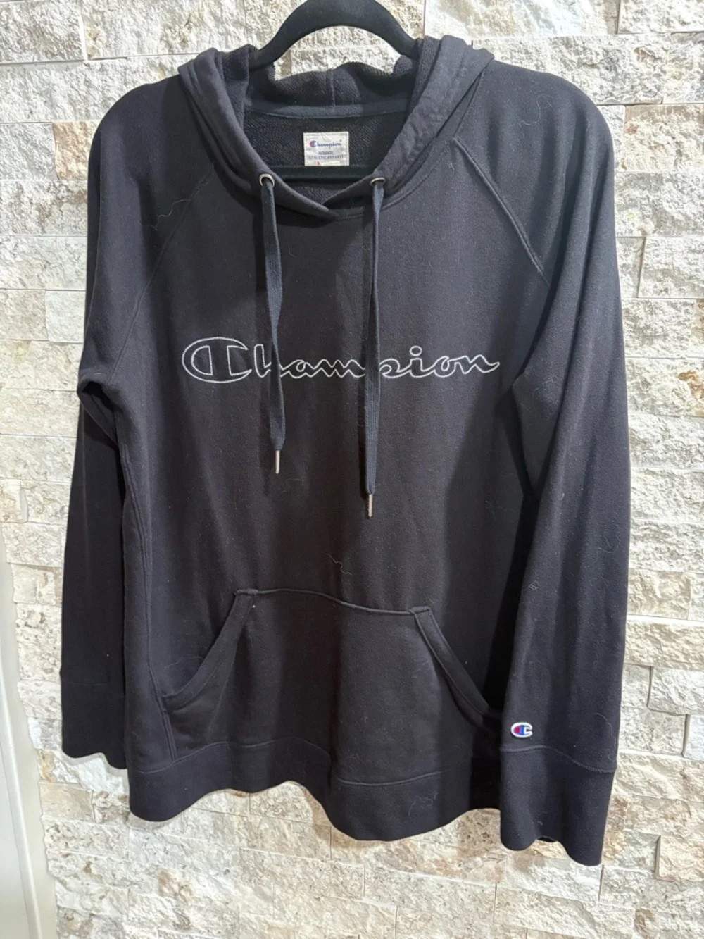 Champion Black Pullover with Embroidered Logo Tag XL - Picture 1 of 3